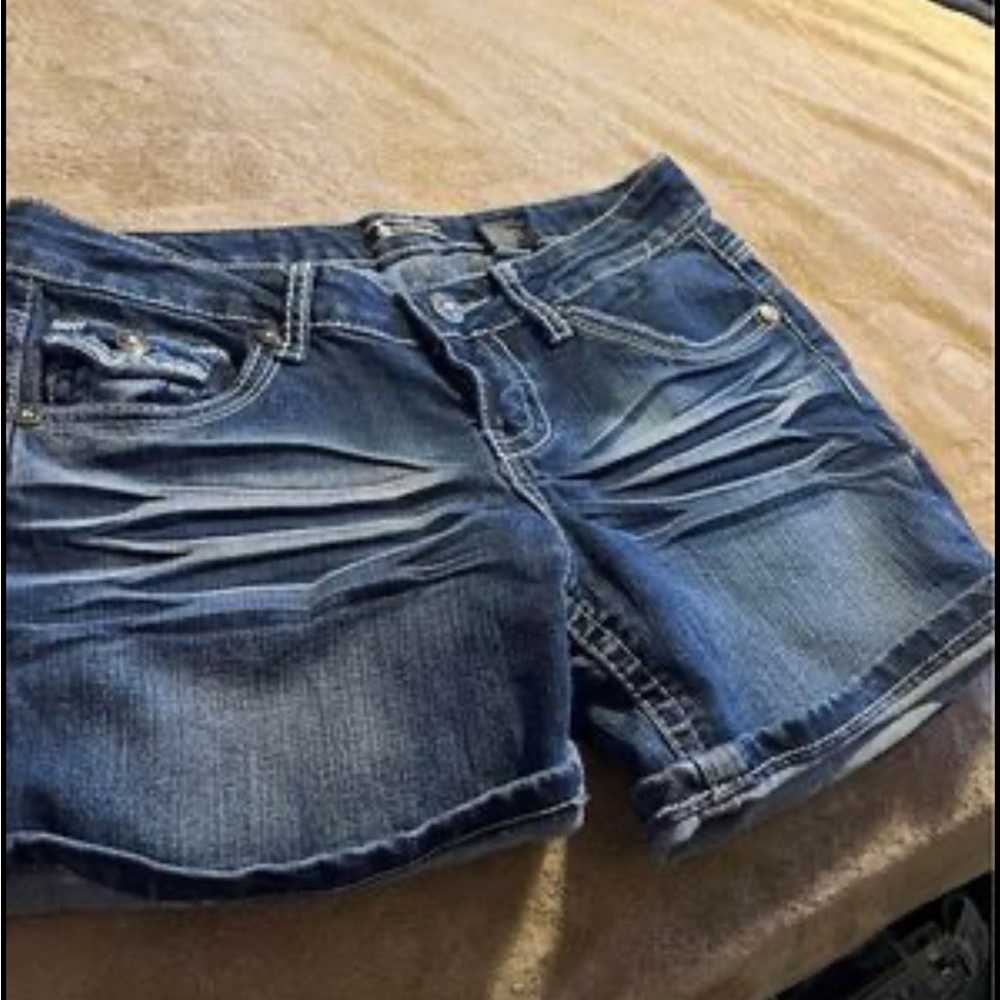 Soundgirl Women’s Designer Jean shorts size 9x3